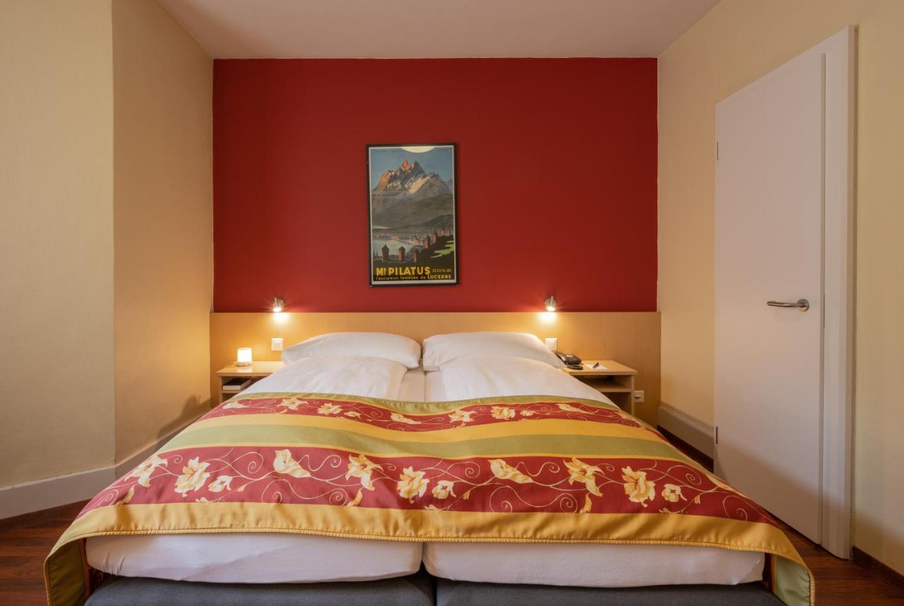 Hotel De La Paix 3*