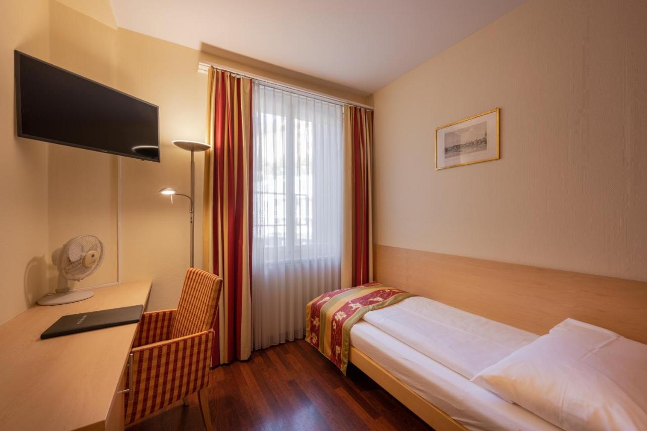 De La Paix Hotel